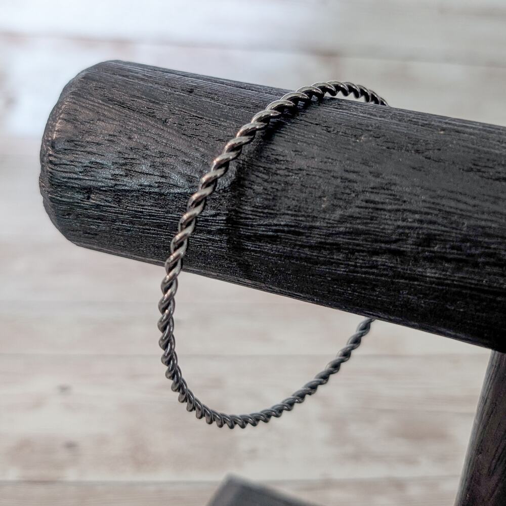 Vintage Bracelet - Thin Dark Metal - Twist Design